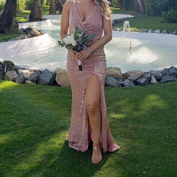 Dresses & Skirts - Sequin Rose Gold Gown - Size 4
